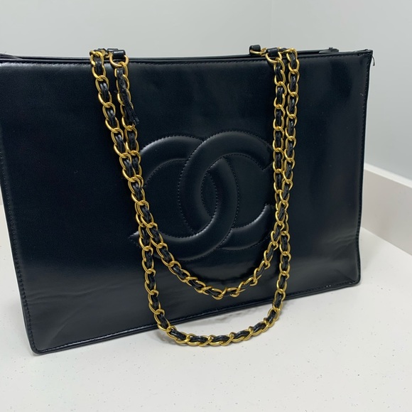 Black leather medium tote - Picture 3 of 8